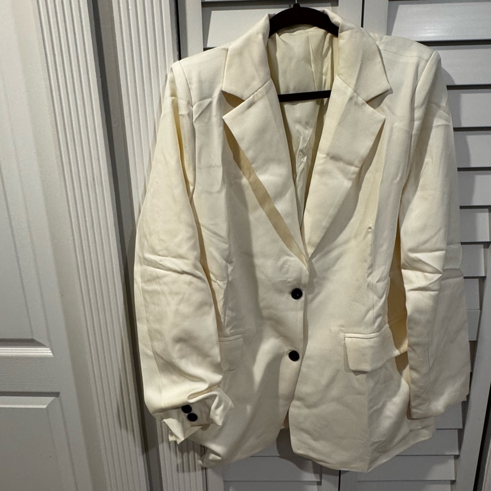 Elegant Cream Women's Blazer w Big Black Bows on the back